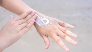 Read more about the article The Ultimate Guide to Sunscreen: Myths vs. Facts